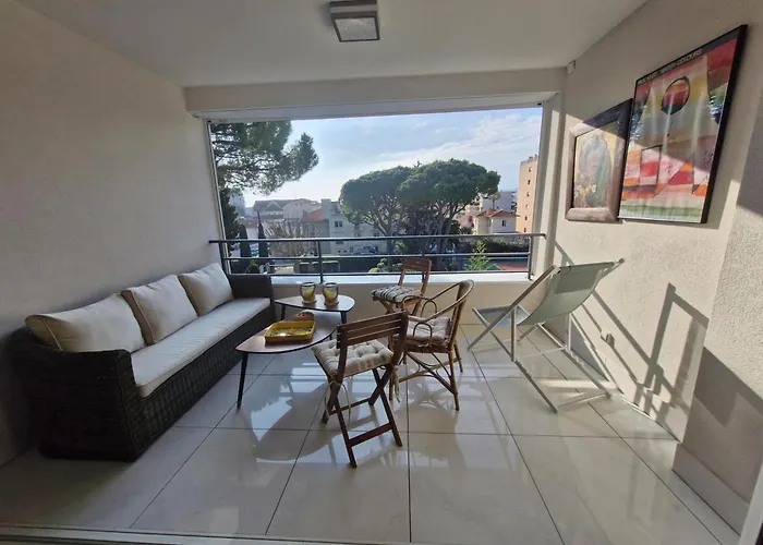 Grand 3 Quartier Pinede Juan *